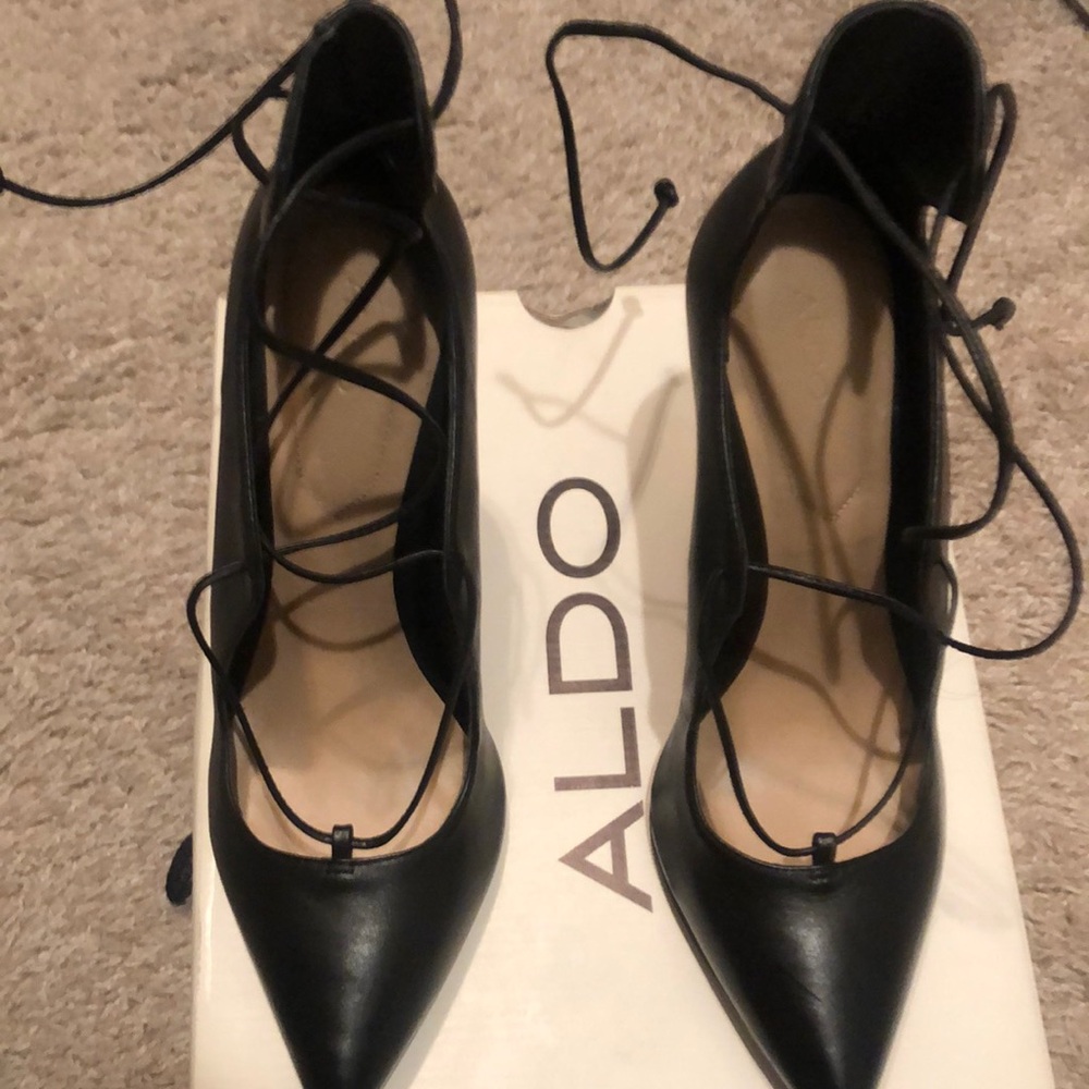 Black Aldo strappy 2inch heels
